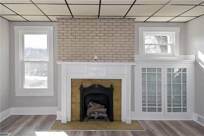 Foto del edificio - 9691 Bellcrest Rd