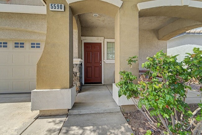 Building Photo - 5590 Cobbler Ln