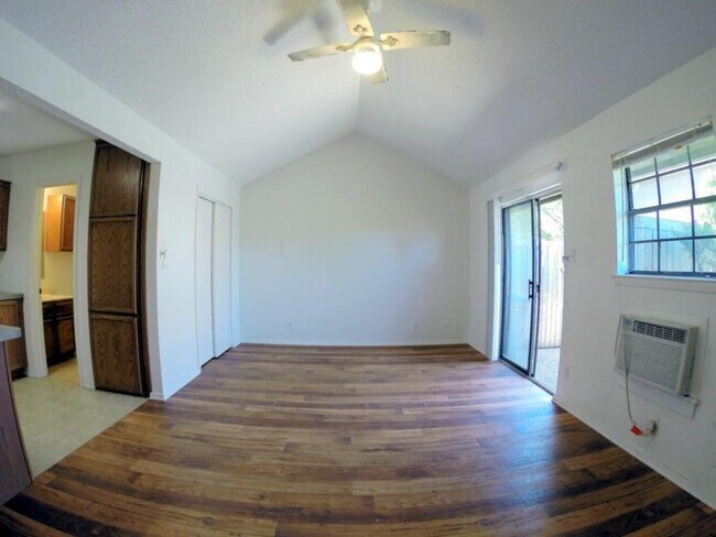 Building Photo - 4905 El Campo Ave