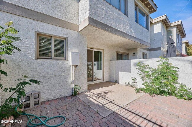 Foto del edificio - 1402 E Osborn Rd