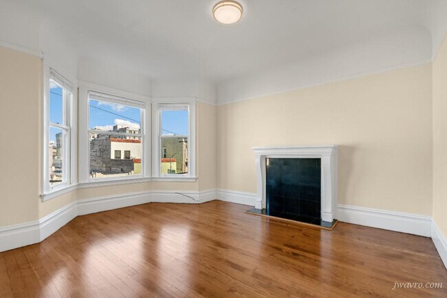 Building Photo - 454 S Van Ness Ave