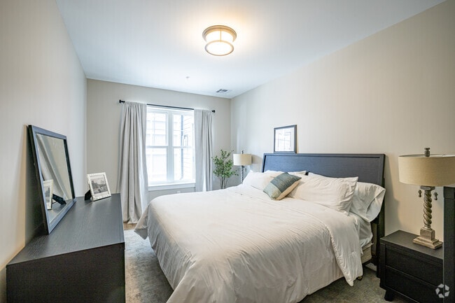 2 habitaciones, 2 baños - 1797 pies cuadrados - Dormitorio principal - Westfield Crossing