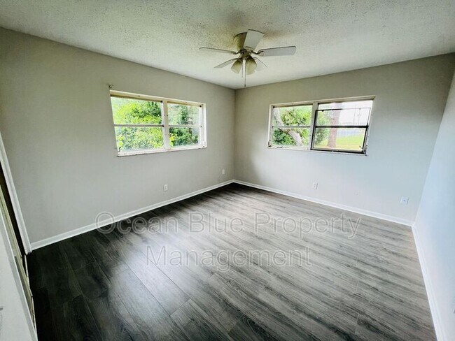 Foto del edificio - 3421 Tricon Ln