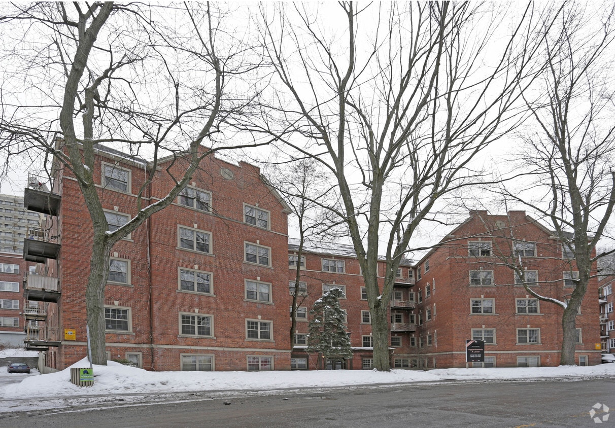 Primary Photo - 3300 Ridgewood