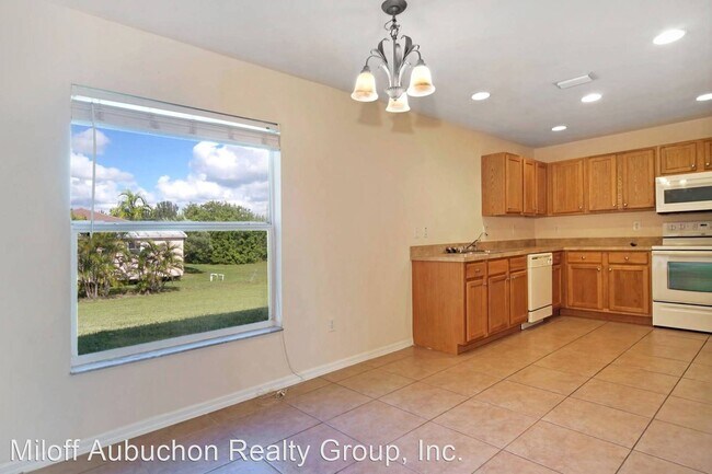 Foto del edificio - 3 br, 2.5 bath House - 2917 NW 8th Ter