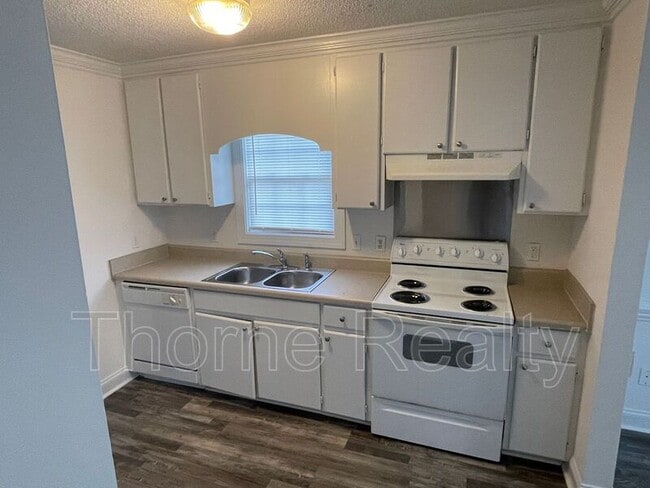 Building Photo - 4110 Cypress Dr NW