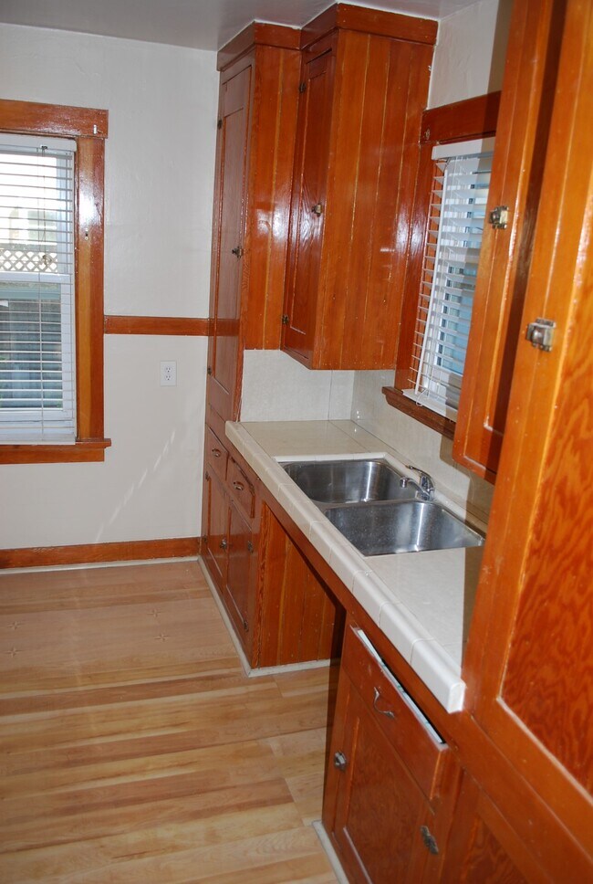 Foto del edificio - 875 Harding Ave