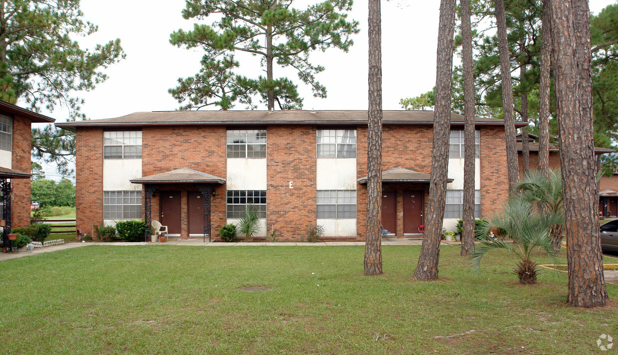 Building Photo - Brick Haven