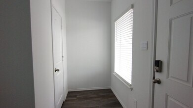 Building Photo - 24315 Saddlestone Green Dr