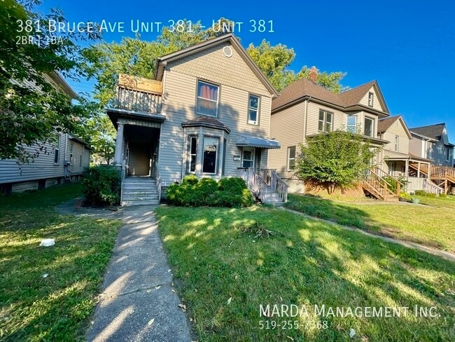 Building Photo - CHARMING AND SPACIOUS 2-BEDROOM/1BATH MAIN...