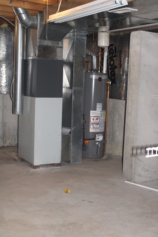 Building Photo - 6208 Glennstone Ct