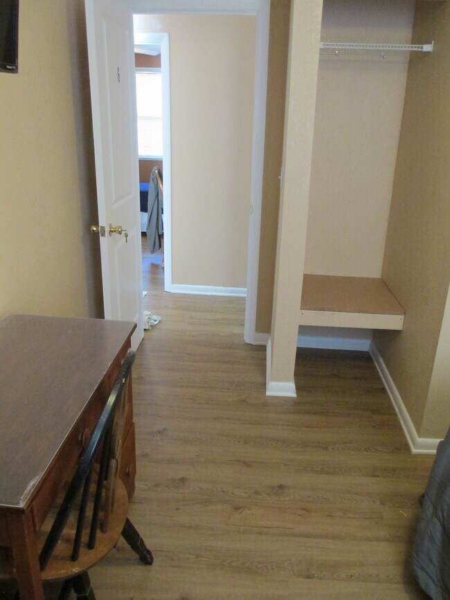 Foto del edificio - 702 Hughlett Ave