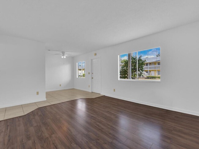 Foto del edificio - 4617 Bayshore Dr