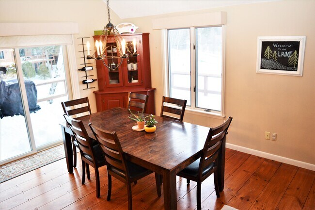 Foto del edificio - 817 Covered Bridge Ln