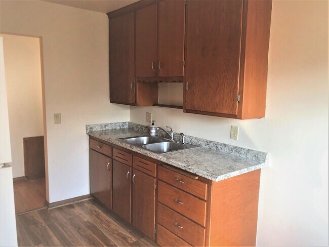 Kitchen - 509 Oak St