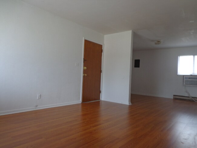 Foto del edificio - 712 Cedar Dr