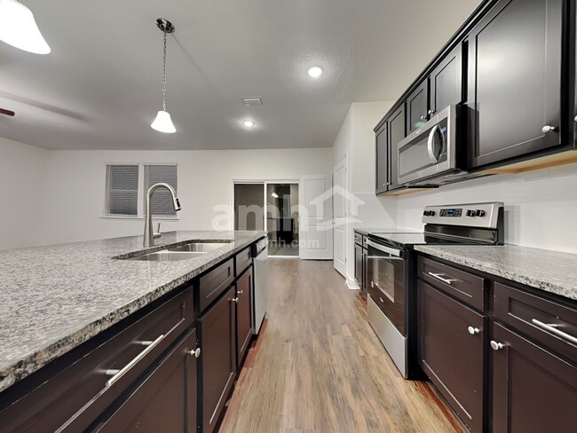 Foto del edificio - 998 Tan Tara Trl