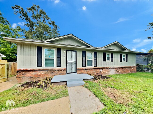 Foto del edificio - 2938 Lake Park Rd