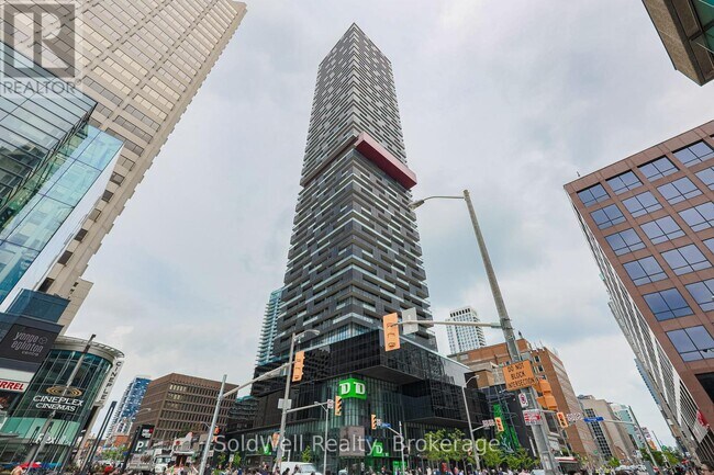 Photo du bâtiment - 3904-3908 EGLINTON Ave