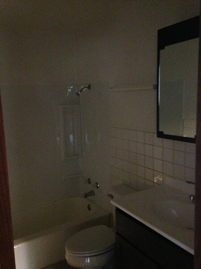 Bathroom v2 - 816 N 6th St