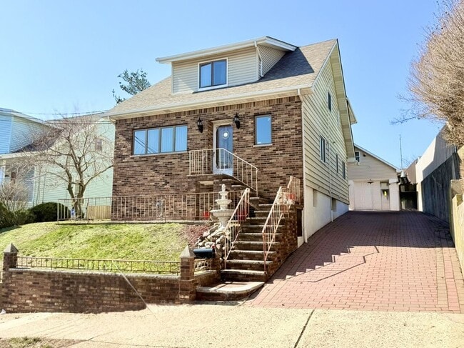 Building Photo - 47 Harding Ct