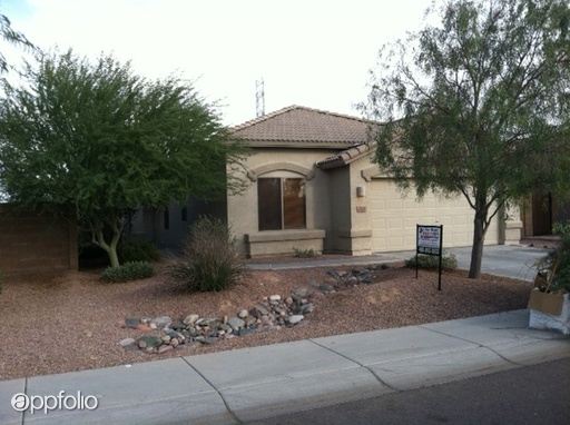 Foto principal - 713 S 122nd Ave