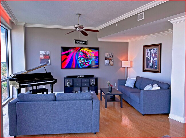 Foto del edificio - 322 E Central Blvd