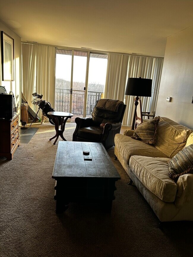 Foto del edificio - 5950 Oakwood Dr