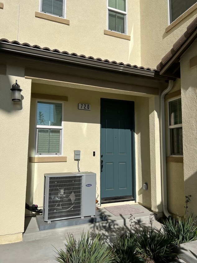 Primary Photo - 720 N Ethan Way