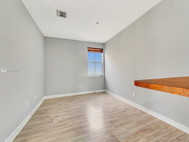 Foto del edificio - 4341 SW 160th Ave