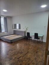 Building Photo - 4298 Boul Saint Laurent
