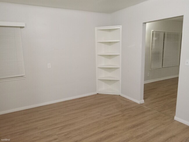 Foto del edificio - 2 br, 1 bath Triplex - 2352 Mission Inn Av...