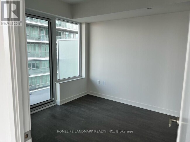Photo du bâtiment - 99 Broadway Ave