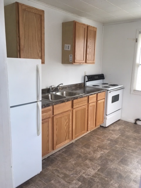 Building Photo - 114 23rd St S