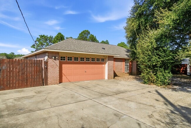Building Photo - 3315 Bauer Rd