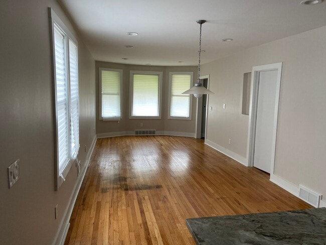 Building Photo - $1,600 - One of a Kind Bungalow in Hamtramck