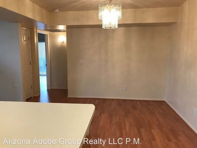 Building Photo - 2 br, 2 bath House - 511 S. Sawmill Gardens