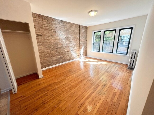 Building Photo - 2322 N Spaulding Ave