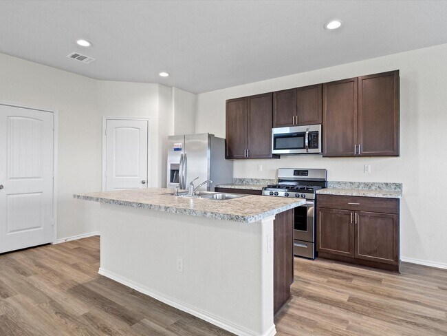 Foto del edificio - *$99 Rent + Amazon Cash* Three Bedroom | Two and a Half Bathroom Home in Magnolia Springs