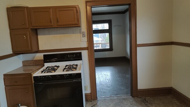 Building Photo - 4082 E 143rd St