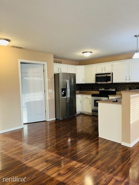 Foto del edificio - 3 br, 2.5 bath Townhome - 1798 N 177th Plz