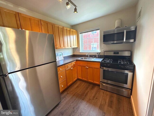 Foto del edificio - 2400 3rd St N