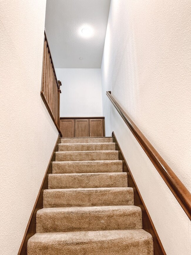 Building Photo - Upgraded Dublin Townhome near Emerald Park Elementary