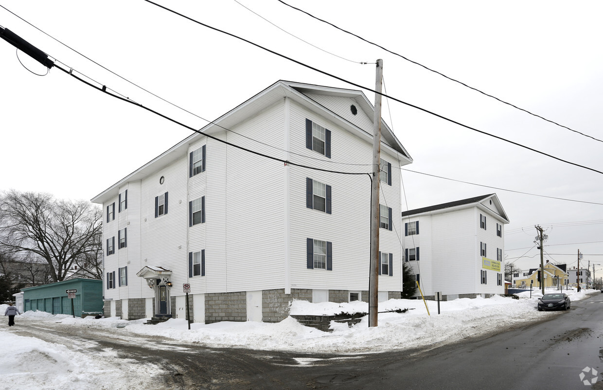 Primary Photo - Goffstown Maple Street Apartments