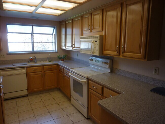Foto del edificio - Charming 3-Bedroom Home in Citrus Heights