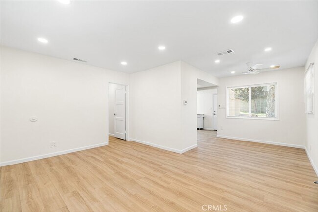 Foto del edificio - 2928 Dalemead St