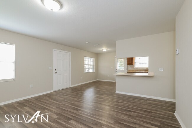 Foto del edificio - Do not miss out on this cute 3BR 1BA home