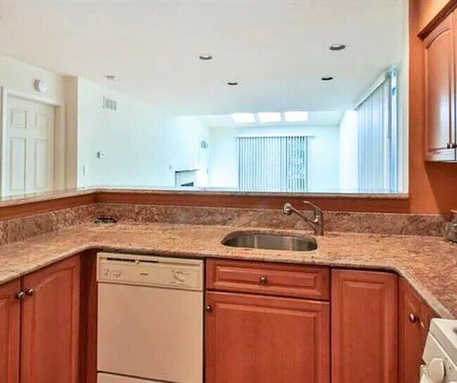 Foto del edificio - 700 Mainsail Ln