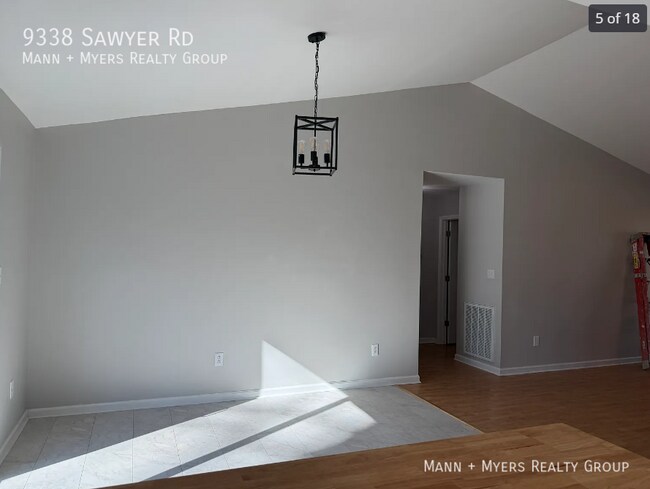 Foto del edificio - 9338 Sawyer Rd