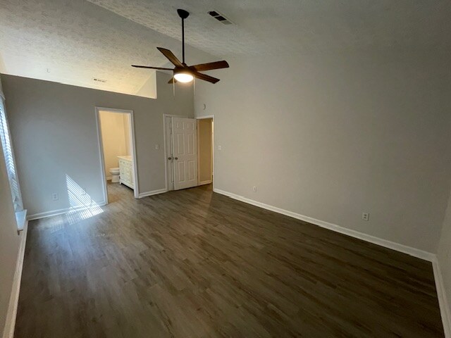 Foto del edificio - 107 Woodridge Dr